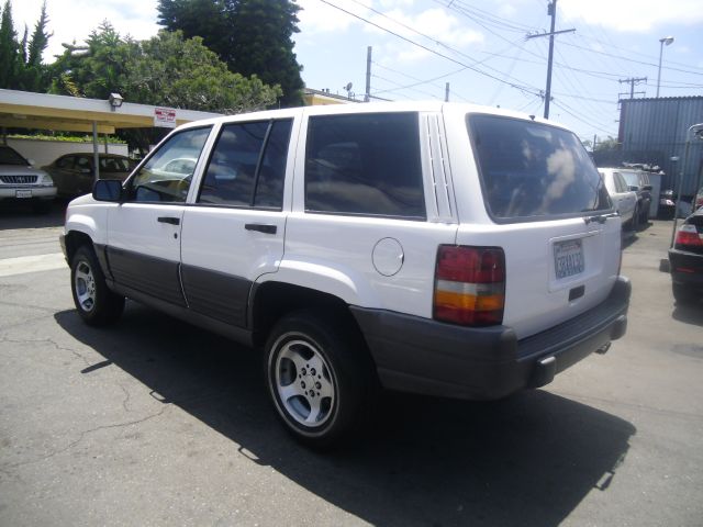 1996 Jeep Grand Cherokee Sedan 4dr
