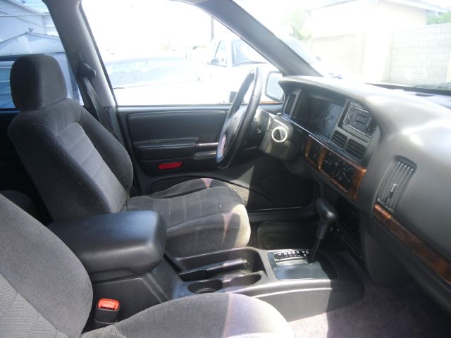 1996 Jeep Grand Cherokee Sedan 4dr