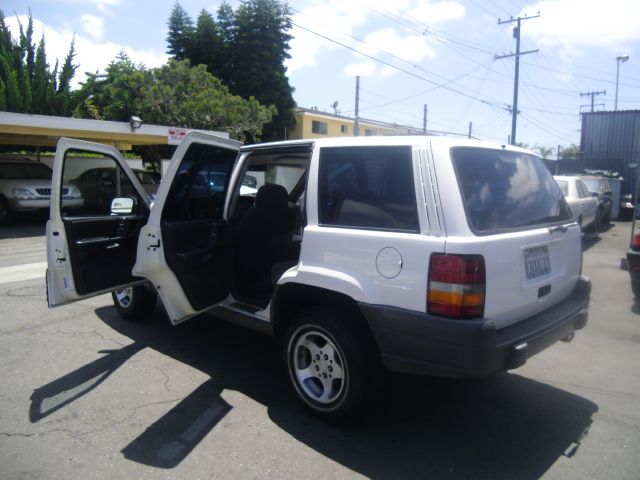 1996 Jeep Grand Cherokee Sedan 4dr