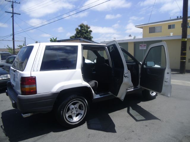 1996 Jeep Grand Cherokee Sedan 4dr