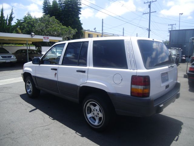 1996 Jeep Grand Cherokee Sedan 4dr