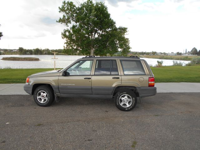 1996 Jeep Grand Cherokee LS Flex Fuel 4x4 This Is One Of Our Best Bargains