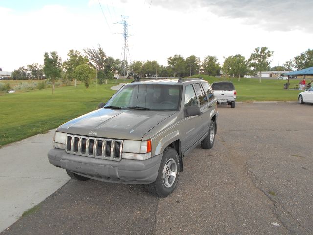 1996 Jeep Grand Cherokee LS Flex Fuel 4x4 This Is One Of Our Best Bargains