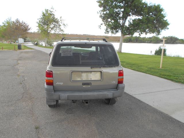 1996 Jeep Grand Cherokee LS Flex Fuel 4x4 This Is One Of Our Best Bargains