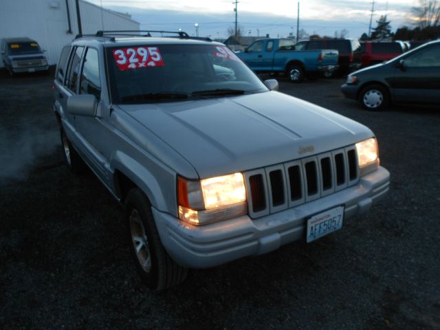 1996 Jeep Grand Cherokee 328xi AWD Sedan
