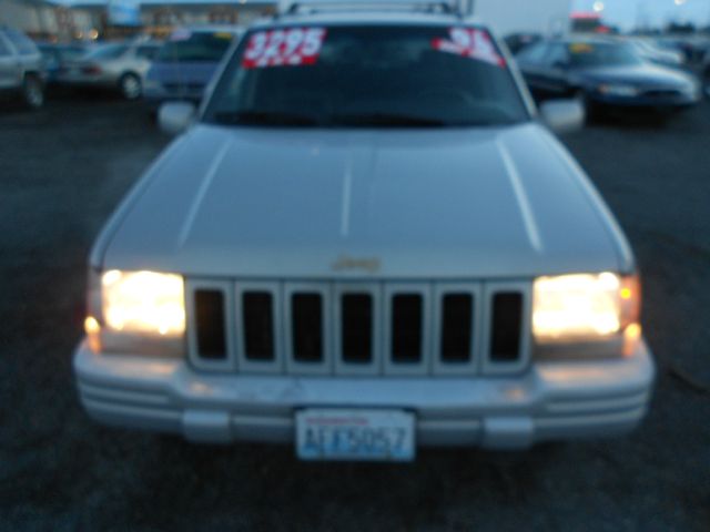 1996 Jeep Grand Cherokee 328xi AWD Sedan