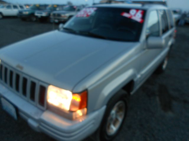 1996 Jeep Grand Cherokee 328xi AWD Sedan