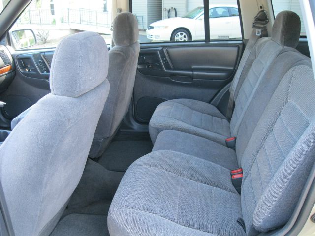 1998 Jeep Grand Cherokee Ram 3500 Diesel 2-WD