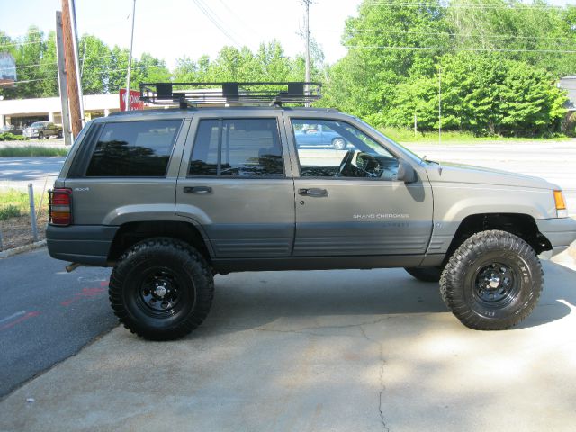 1998 Jeep Grand Cherokee Ram 3500 Diesel 2-WD
