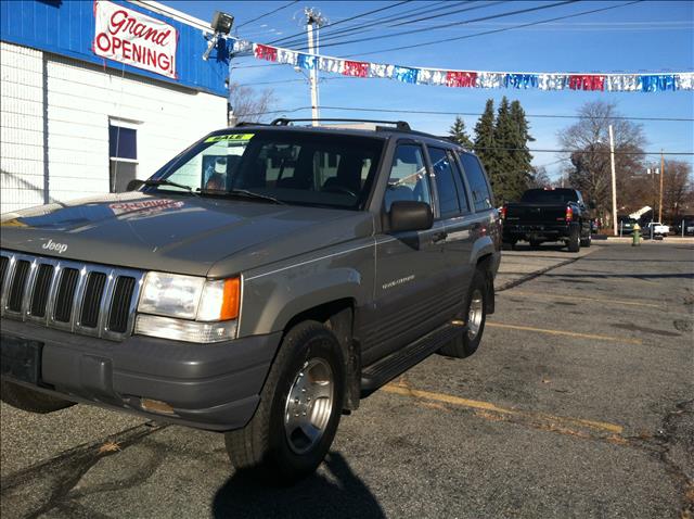 1998 Jeep Grand Cherokee 4dr Sdn V6 FWD Sedan