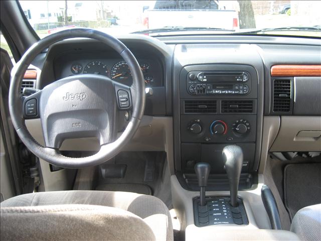 1999 Jeep Grand Cherokee LS