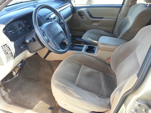 1999 Jeep Grand Cherokee LS