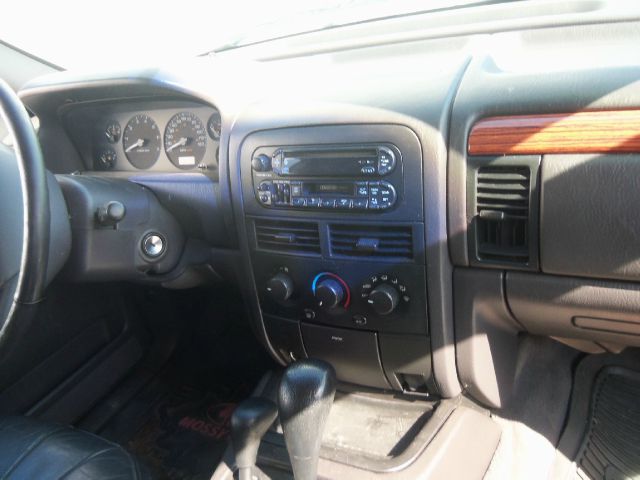 1999 Jeep Grand Cherokee LS Flex Fuel 4x4 This Is One Of Our Best Bargains