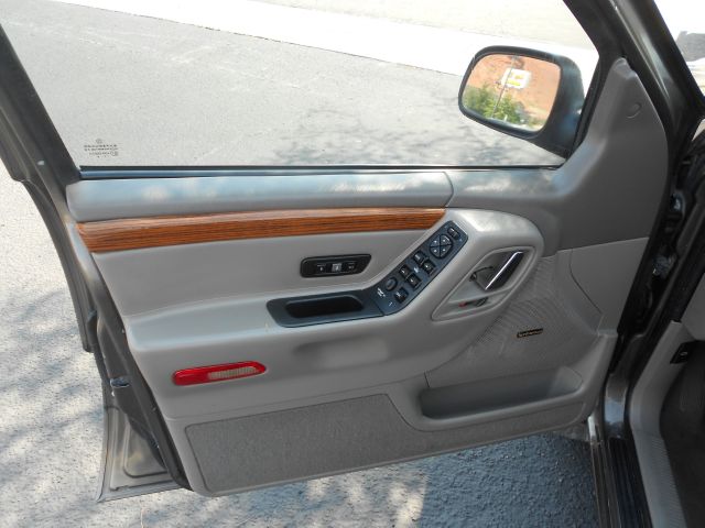 1999 Jeep Grand Cherokee Super