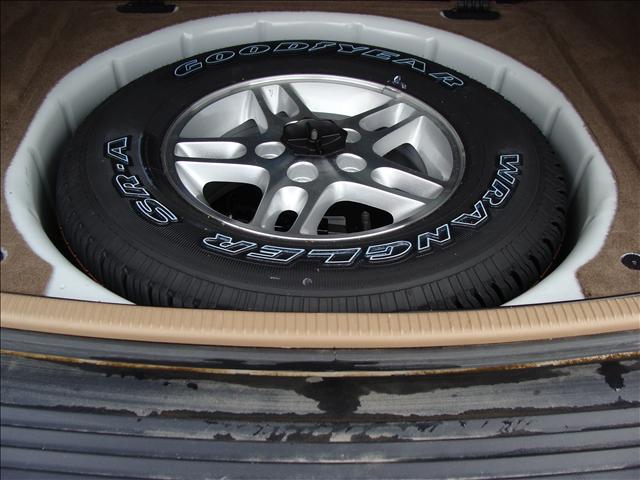 2000 Jeep Grand Cherokee SLT 25