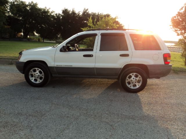2000 Jeep Grand Cherokee LOW Miles NICE 4door Sedan