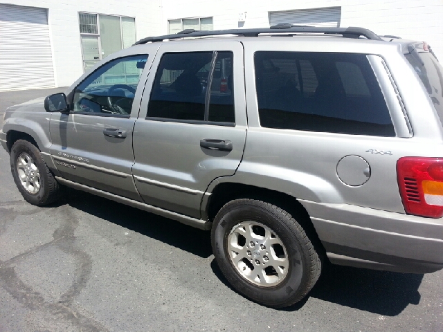 2000 Jeep Grand Cherokee LS