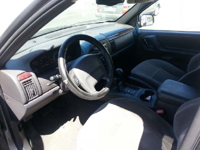 2000 Jeep Grand Cherokee LS