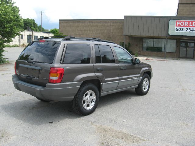 2000 Jeep Grand Cherokee LS Flex Fuel 4x4 This Is One Of Our Best Bargains