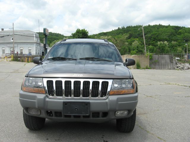 2000 Jeep Grand Cherokee LS Flex Fuel 4x4 This Is One Of Our Best Bargains