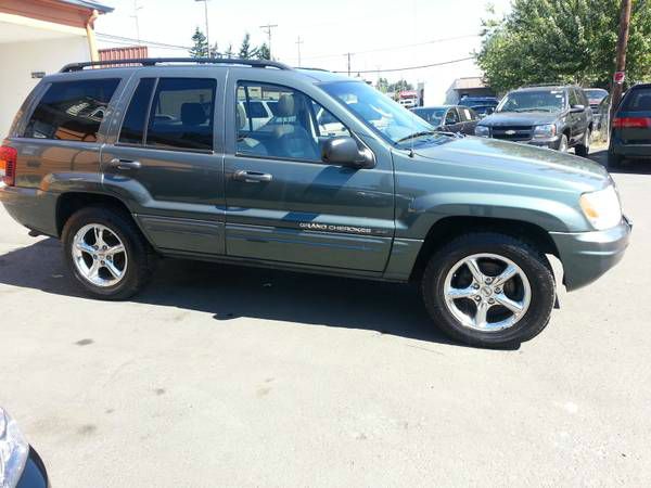 2002 Jeep Grand Cherokee V8 AWD /3rd Row Seat/ Leather