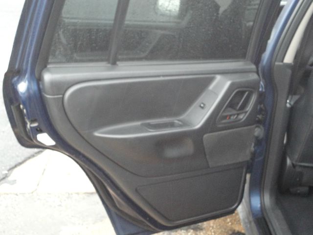 2002 Jeep Grand Cherokee LS