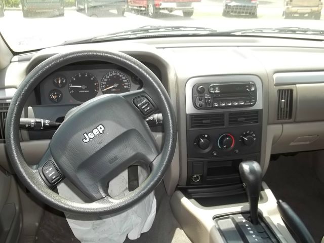 2003 Jeep Grand Cherokee Sedan 4dr