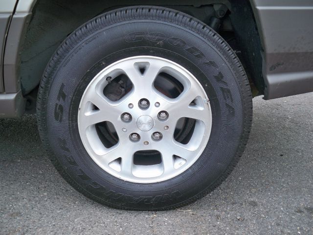 2003 Jeep Grand Cherokee Base W/nav.sys