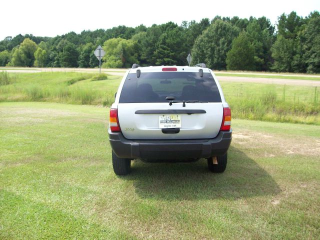 2004 Jeep Grand Cherokee Sedan 4dr