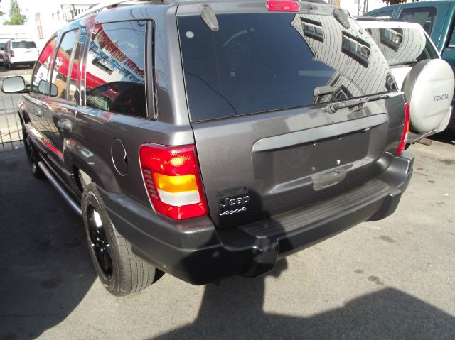 2004 Jeep Grand Cherokee LT Tv-dvdleathersunroof3rowcarfax Available
