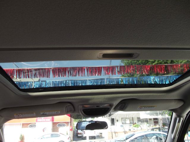 2004 Jeep Grand Cherokee LT Tv-dvdleathersunroof3rowcarfax Available