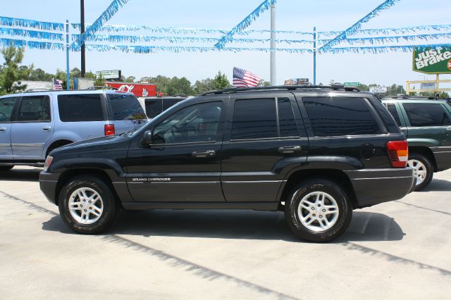 2004 Jeep Grand Cherokee LT Tv-dvdleathersunroof3rowcarfax Available