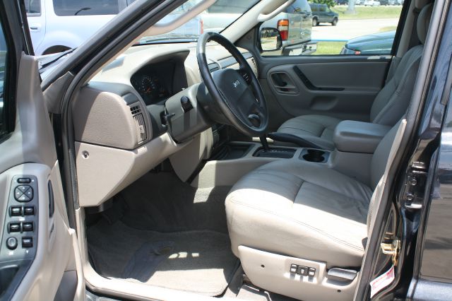 2004 Jeep Grand Cherokee LT Tv-dvdleathersunroof3rowcarfax Available