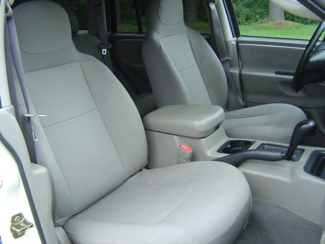 2004 Jeep Grand Cherokee LT Tv-dvdleathersunroof3rowcarfax Available