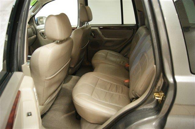 2004 Jeep Grand Cherokee SLT 25