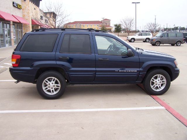 2004 Jeep Grand Cherokee LT Tv-dvdleathersunroof3rowcarfax Available