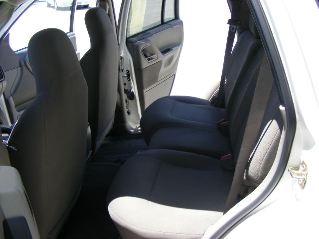 2004 Jeep Grand Cherokee LT Tv-dvdleathersunroof3rowcarfax Available