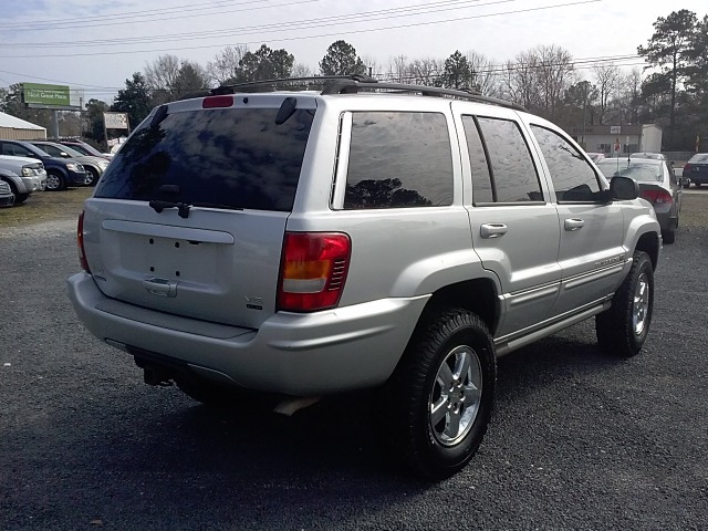 2004 Jeep Grand Cherokee 2.4i Sedan