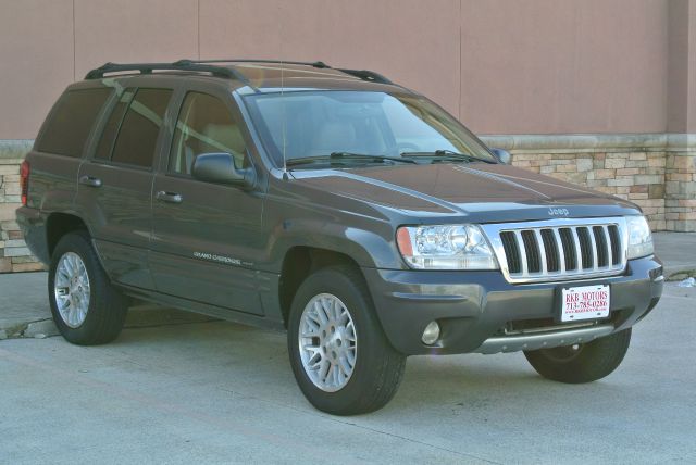 2004 Jeep Grand Cherokee LS Flex Fuel 4x4 This Is One Of Our Best Bargains