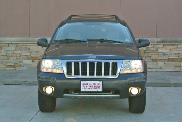 2004 Jeep Grand Cherokee LS Flex Fuel 4x4 This Is One Of Our Best Bargains
