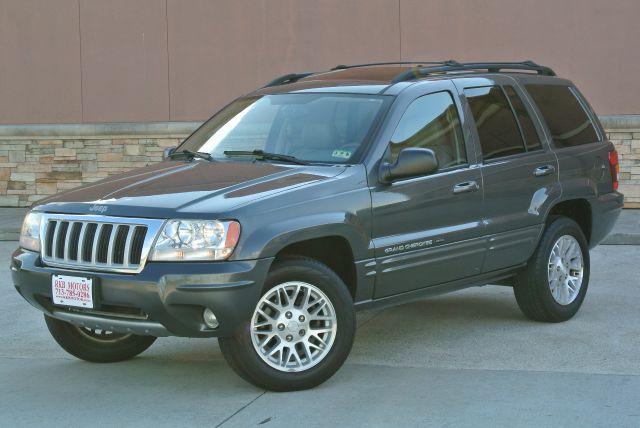 2004 Jeep Grand Cherokee LS Flex Fuel 4x4 This Is One Of Our Best Bargains