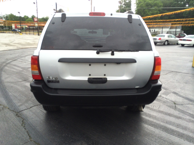 2004 Jeep Grand Cherokee Sedan 4dr