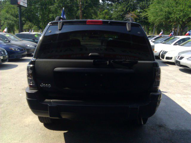 2004 Jeep Grand Cherokee Sedan 4dr