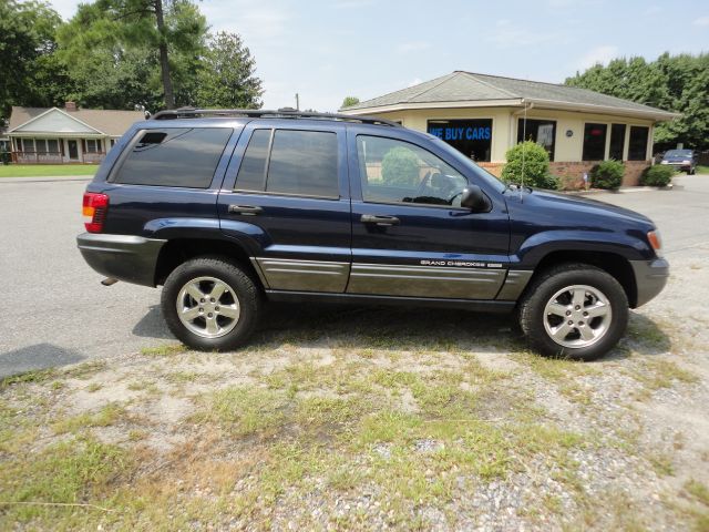 2004 Jeep Grand Cherokee LT Tv-dvdleathersunroof3rowcarfax Available