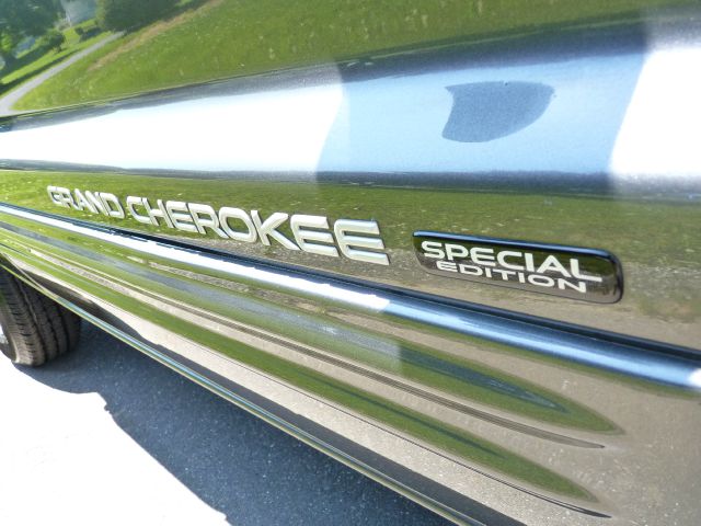 2004 Jeep Grand Cherokee 4dr 114 WB W/4.6l AWD