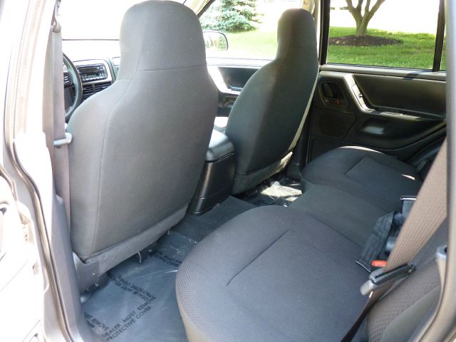 2004 Jeep Grand Cherokee 4dr 114 WB W/4.6l AWD