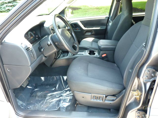 2004 Jeep Grand Cherokee 4dr 114 WB W/4.6l AWD