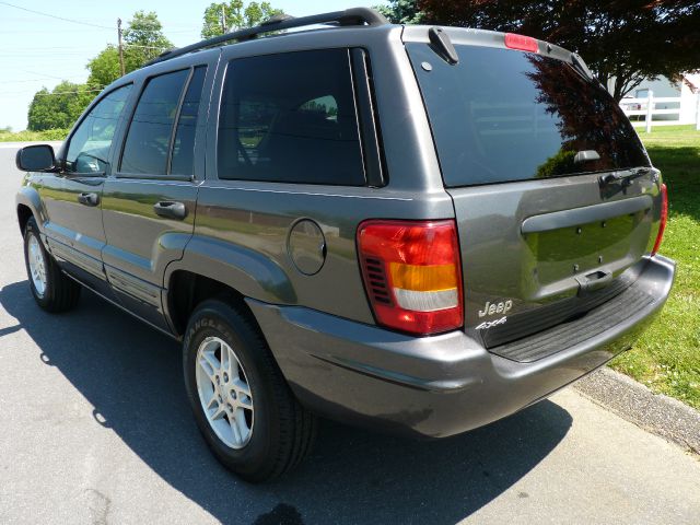 2004 Jeep Grand Cherokee 4dr 114 WB W/4.6l AWD