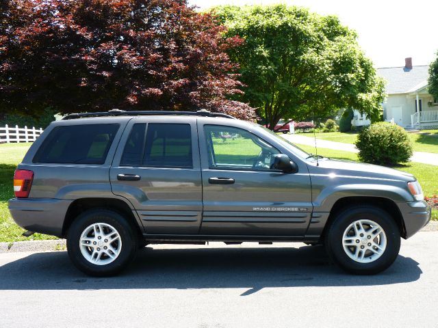 2004 Jeep Grand Cherokee 4dr 114 WB W/4.6l AWD