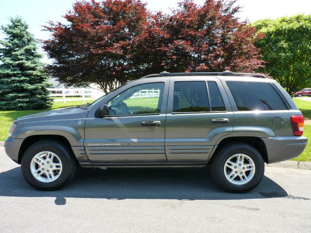 2004 Jeep Grand Cherokee 4dr 114 WB W/4.6l AWD